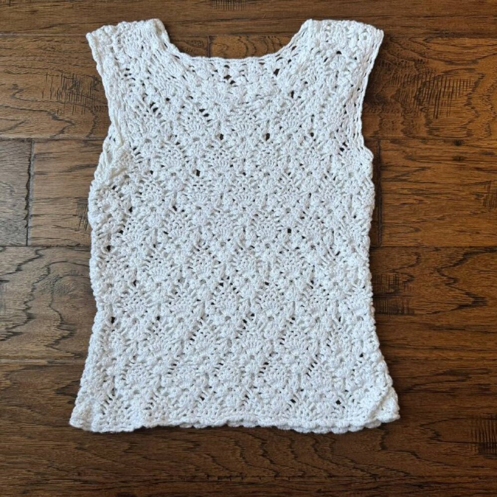Crocheted Sleeveless Women's Top in White